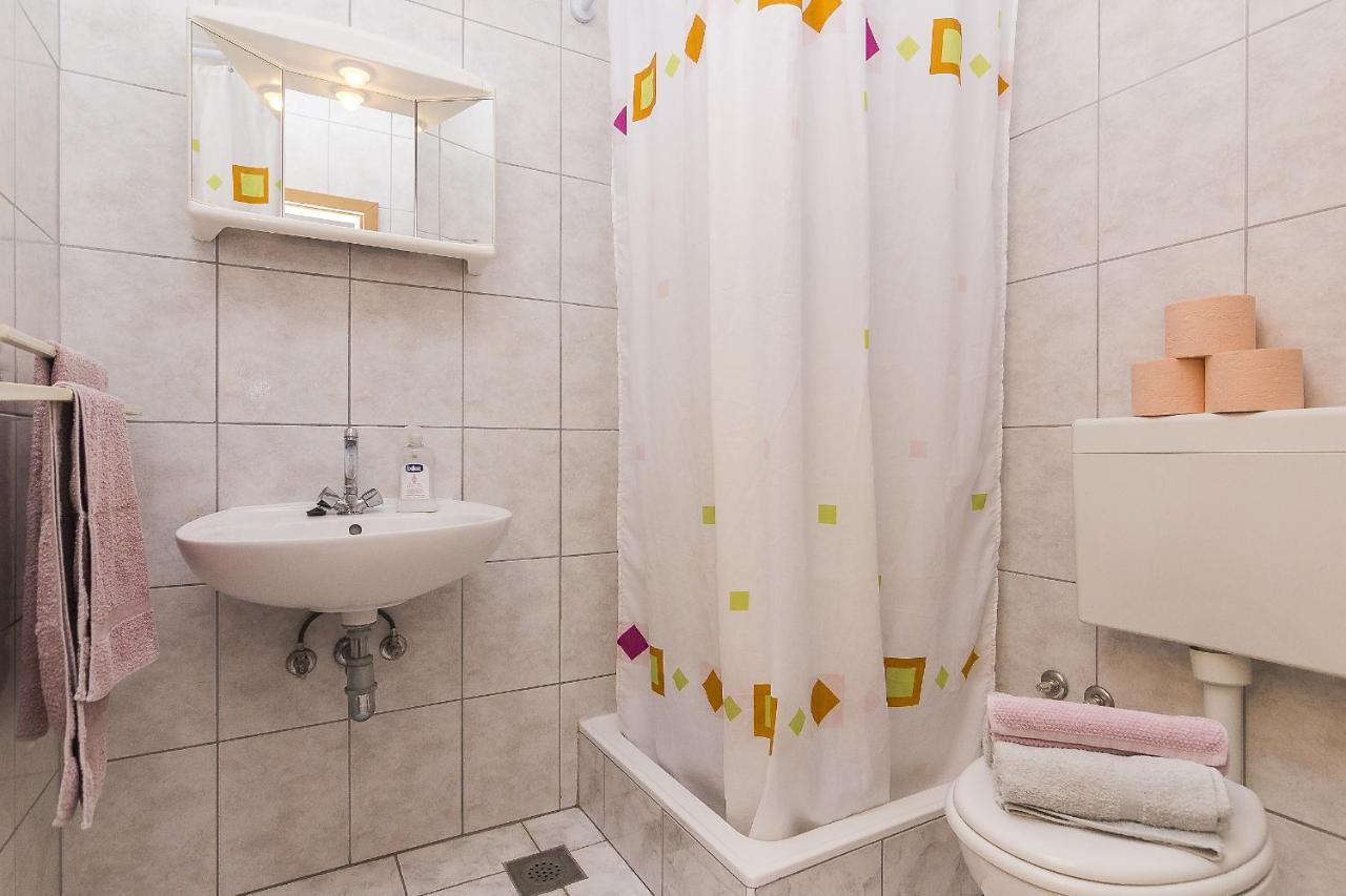 Apartments With A Parking Space Brela, Makarska - 11687 Ngoại thất bức ảnh