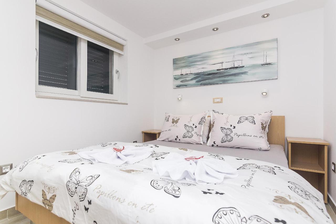 Apartments With A Parking Space Brela, Makarska - 11687 Ngoại thất bức ảnh