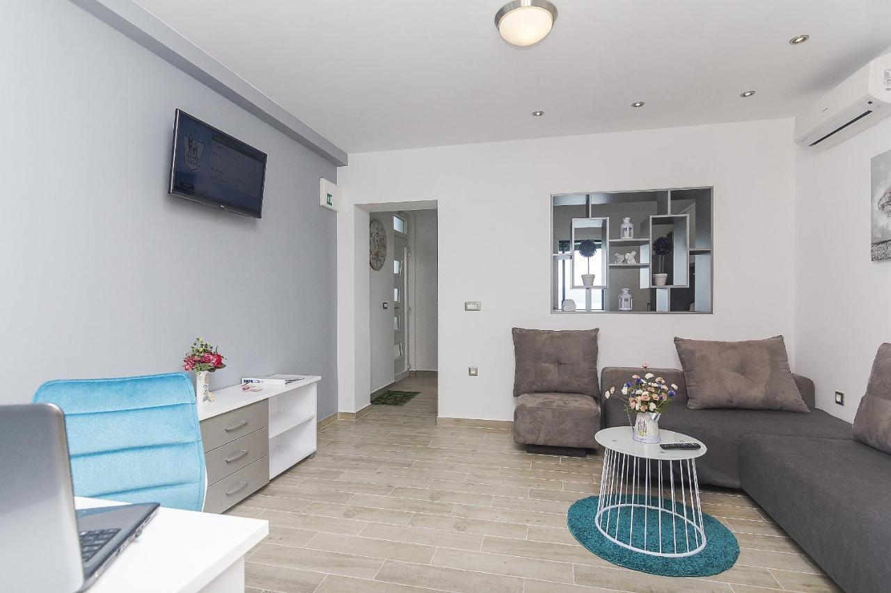 Apartments With A Parking Space Brela, Makarska - 11687 Ngoại thất bức ảnh