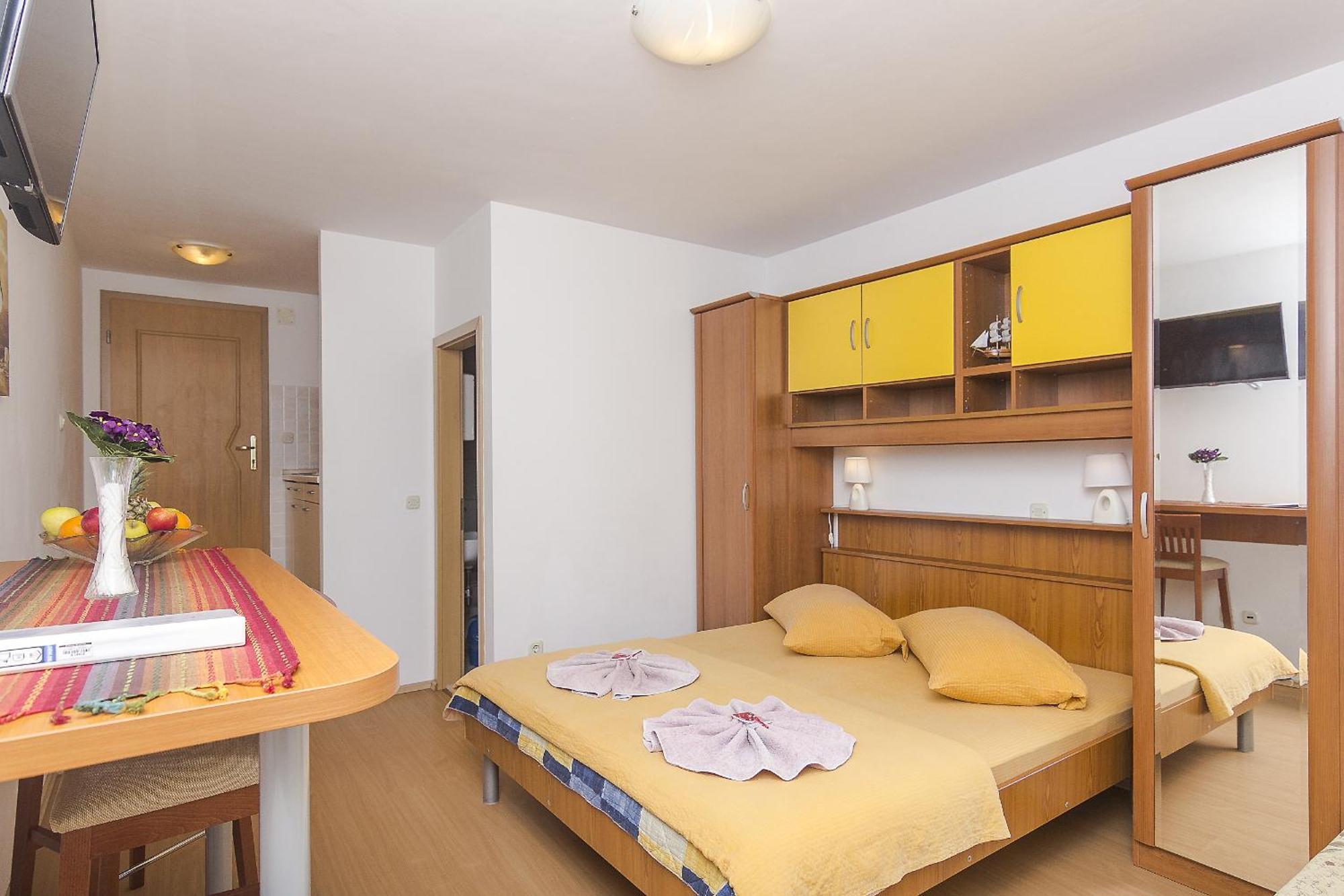 Apartments With A Parking Space Brela, Makarska - 11687 Phòng bức ảnh